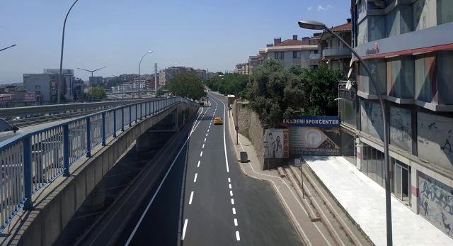 Gebze İstanbul Caddesi’nde yol çizgileri çizildi