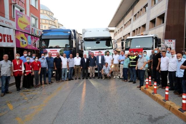 Gölcük’ten 2 tır yardım malzemesi dualarla uğurlandı