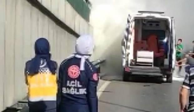 Görev yaptığı ambulans alev alınca gözyaşlarına boğuldu