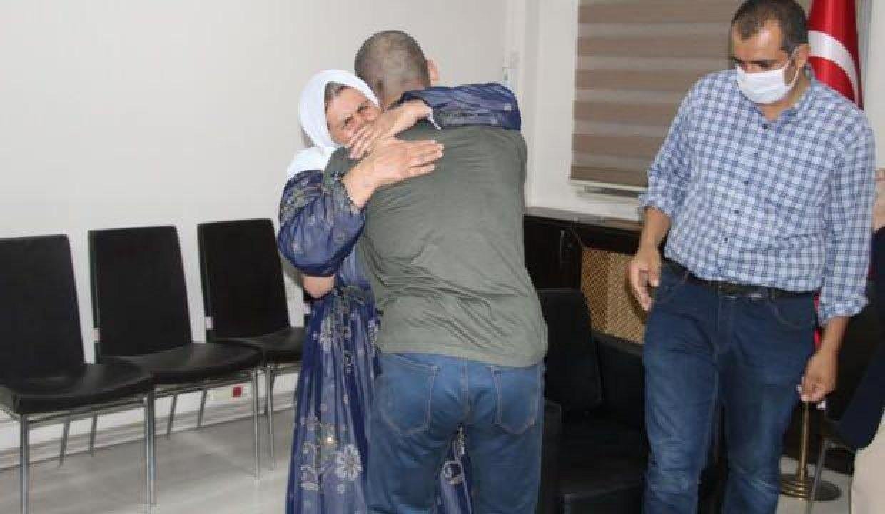 İkna yoluyla teslim olan PKK’lı ailesiyle buluşturuldu