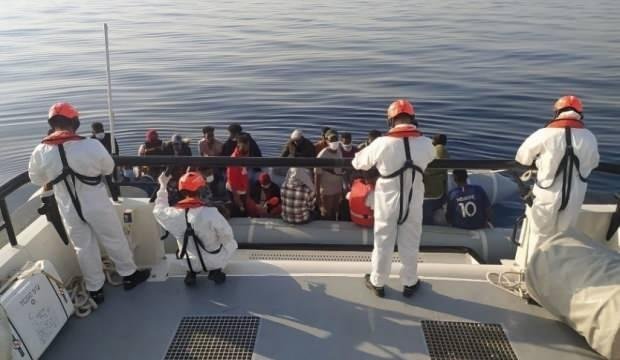 İzmir açıklarında 61 düzensiz göçmen kurtarıldı