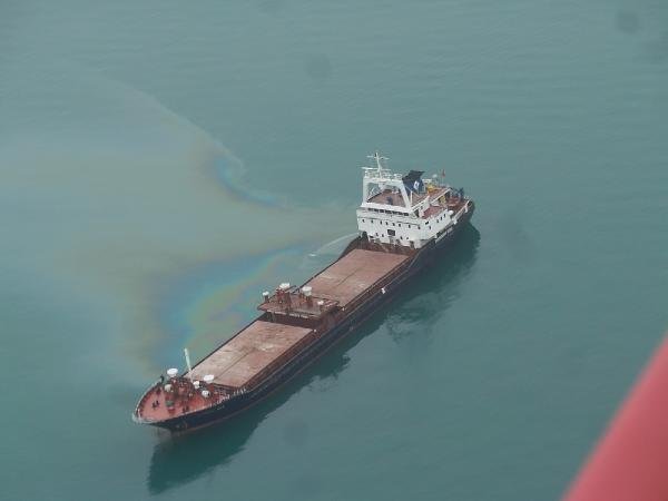 İZMİT KÖRFEZİ’NDE DENETİMLER KİRLİLİĞİ AZALTTI