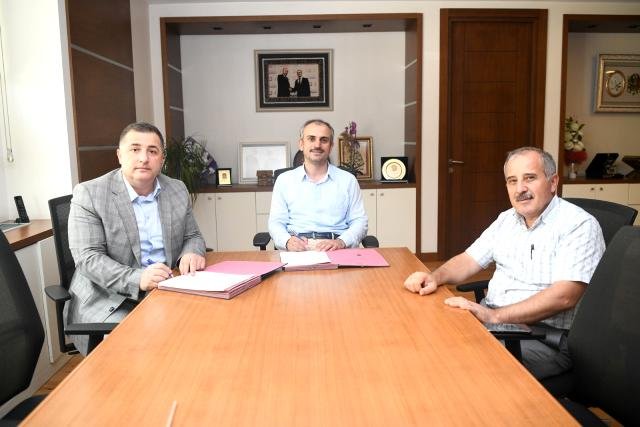 Kadrolu işçilerin toplu iş sözleşmesi imzalandı