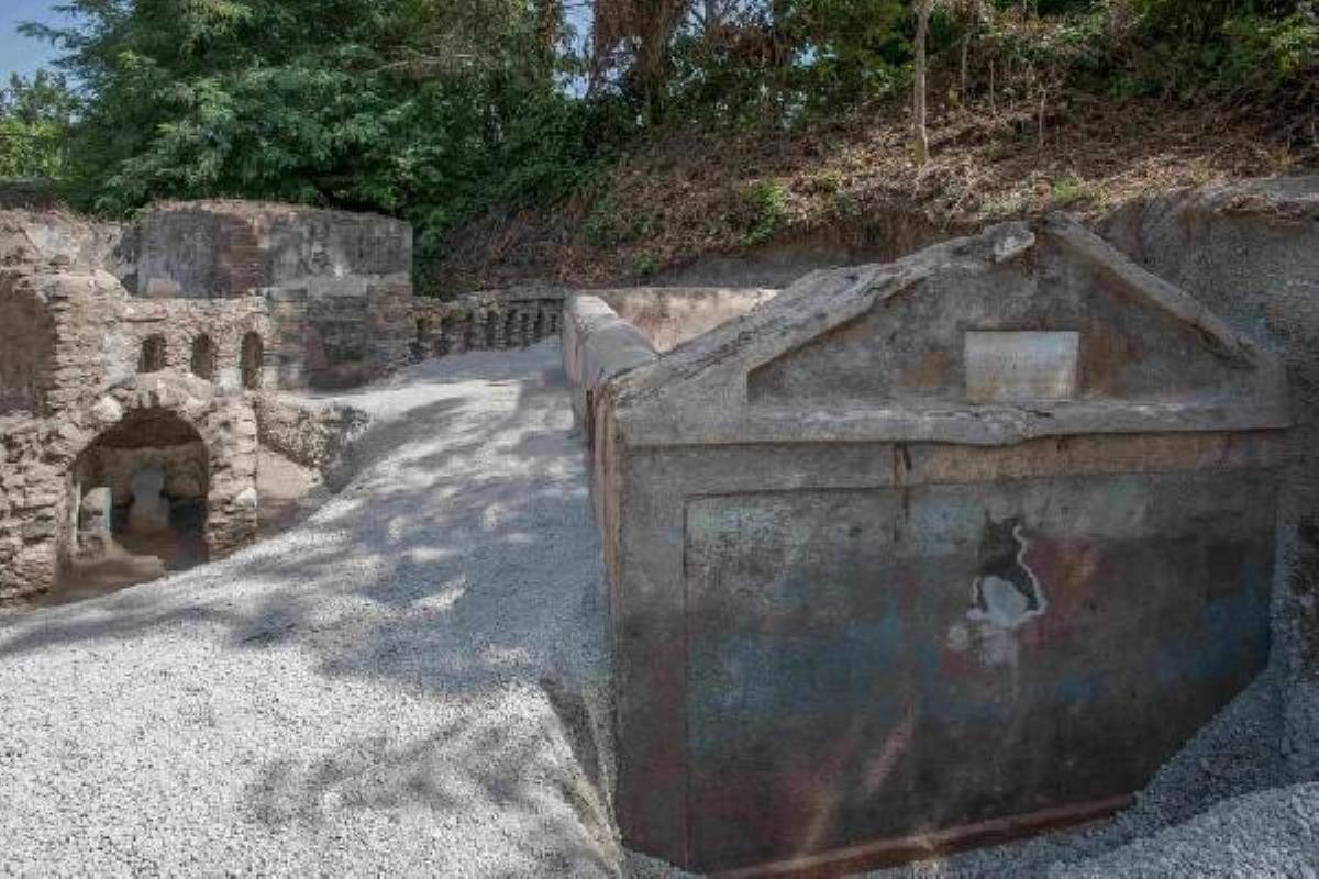Kazı yapan arkeologlar büyük sevinç yaşadı! Pompeii’de saçları ve kulağı duran insan kalıntısı bulundu