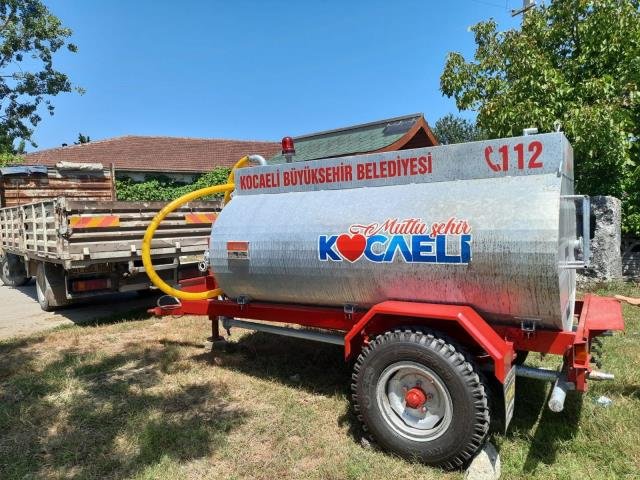 Kocaeli Büyükşehir’den kırsal mahallelere su tankeri desteği