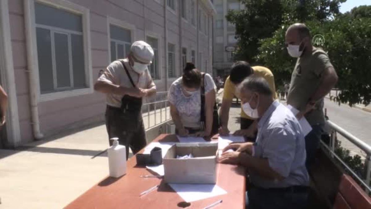 Kovid-19 haritasında mavi kategoriye geçen Aydın’da Vali Aksoy’dan “Rehavete kapılmayın” uyarısı