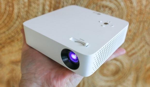 LG taşınabilir projeksiyon ile prize ihtiyaç yok