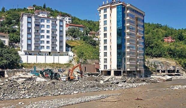 Müteahhit vurgunu: Oturduğu ayakta, yaptığı ev yerle bir!