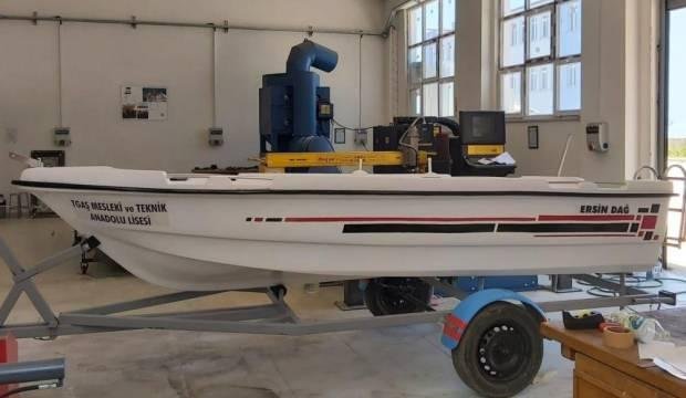 Öğrencilerin büyük mutluluğu: Yaptıkları tekne Marmara’yla buluştu