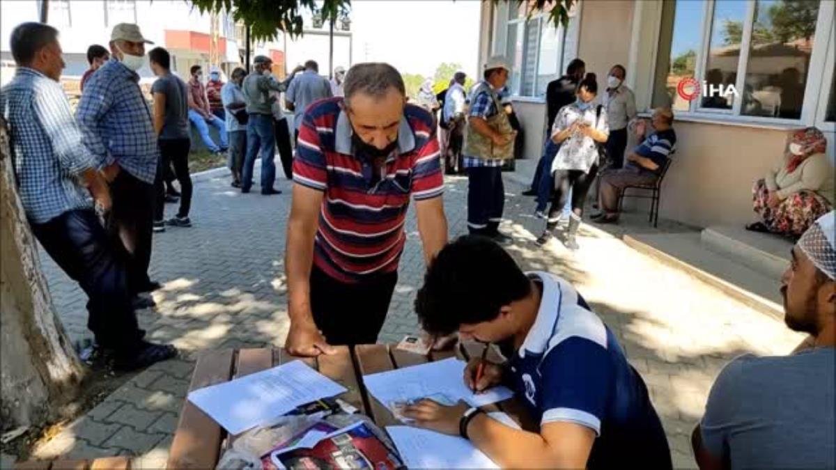 Sağlık ekipleri köy köy gezerek vatandaşları korona virüse karşı aşılıyor