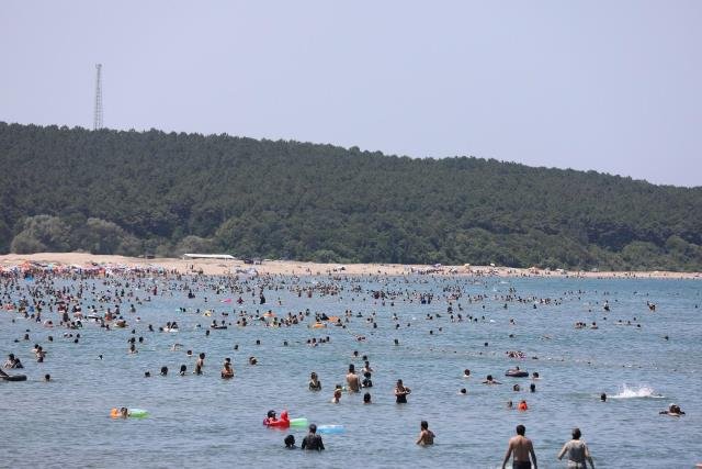 Sahillerde 2 haftada 164 kişi boğulmaktan kurtarıldı