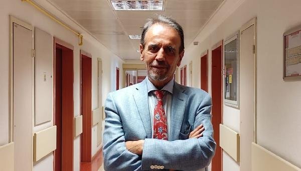 ‘Salgın son bulana kadar birkaç artış dalgası göreceğiz’