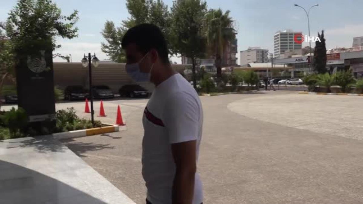 Şanlıurfa’da aşı olan gençler hediyelerini alıyor