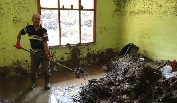 Sel felaketinde 30 santimetrede 2 buçuk saatlik yaşam mücadelesi