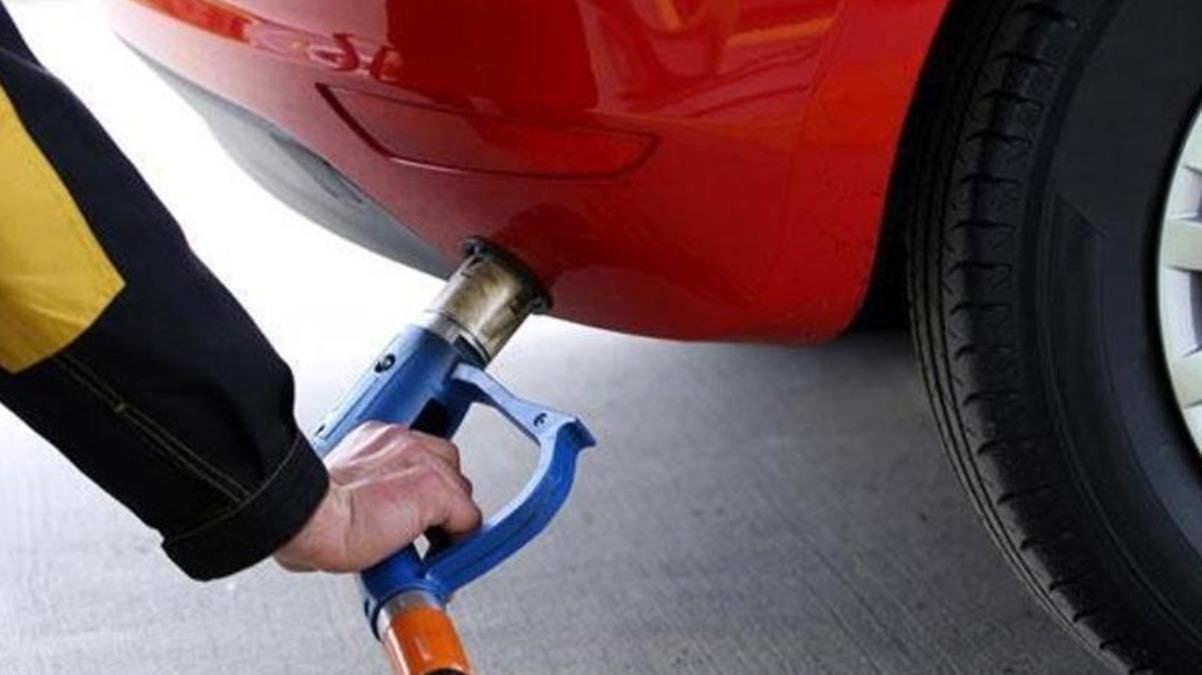 Son dakika: Araç sahiplerine kötü haber! Oto gaza 17 kuruş zam geldi