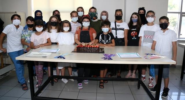 Son Dakika | Ev becerileri ve anne çocuk atölyeleri kursiyerleri belgelerini aldı