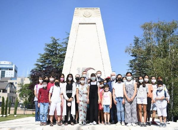 Son dakika haber | Bakan Selçuk ve öğrencilerden TBMM’ye ’15 Temmuz’ ziyareti