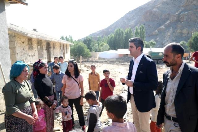 Son dakika haber | Başkan Gökhan Yüksel ve İBB heyetinden, Van’da sel mağdurlarına ziyaret