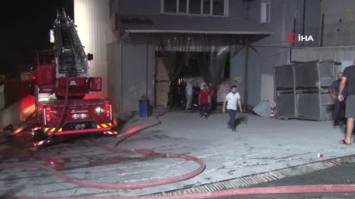 Son dakika haberi | Hadımköy’deki ambalaj fabrikasında çıkan yangın paniğe sebep oldu