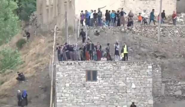 Son dakika: Meteoroloji uyarmıştı, sel kenti vurdu! Dereler taştı, 6 ev yıkıldı…