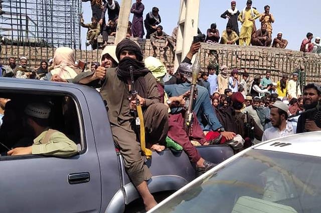 Taliban’ın Kabil’i ele geçirmesi sonrası Rusya’dan dikkat çeken çıkış: Dünya, ABD’nin tarihi deneyinin sonucunu dehşetle izliyor