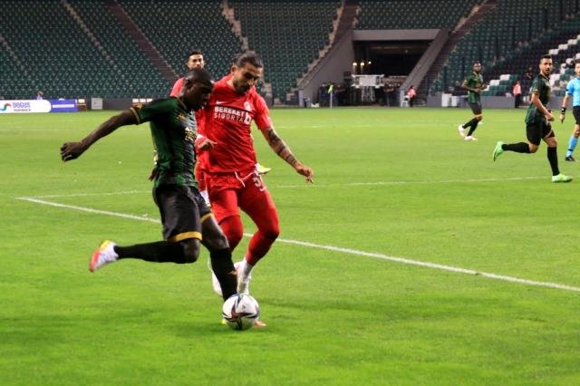 TFF 1. Lig: Kocaelispor: 0 – Ümraniyespor: 3 (Maç sonucu)