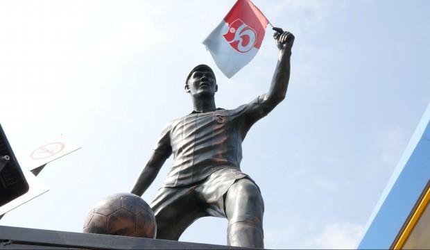 Trabzon’da Nwakaeme’nin heykeli dikildi