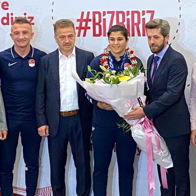 Trabzonlular’dan Olimpiyat şampiyonuna coşkulu karşılama