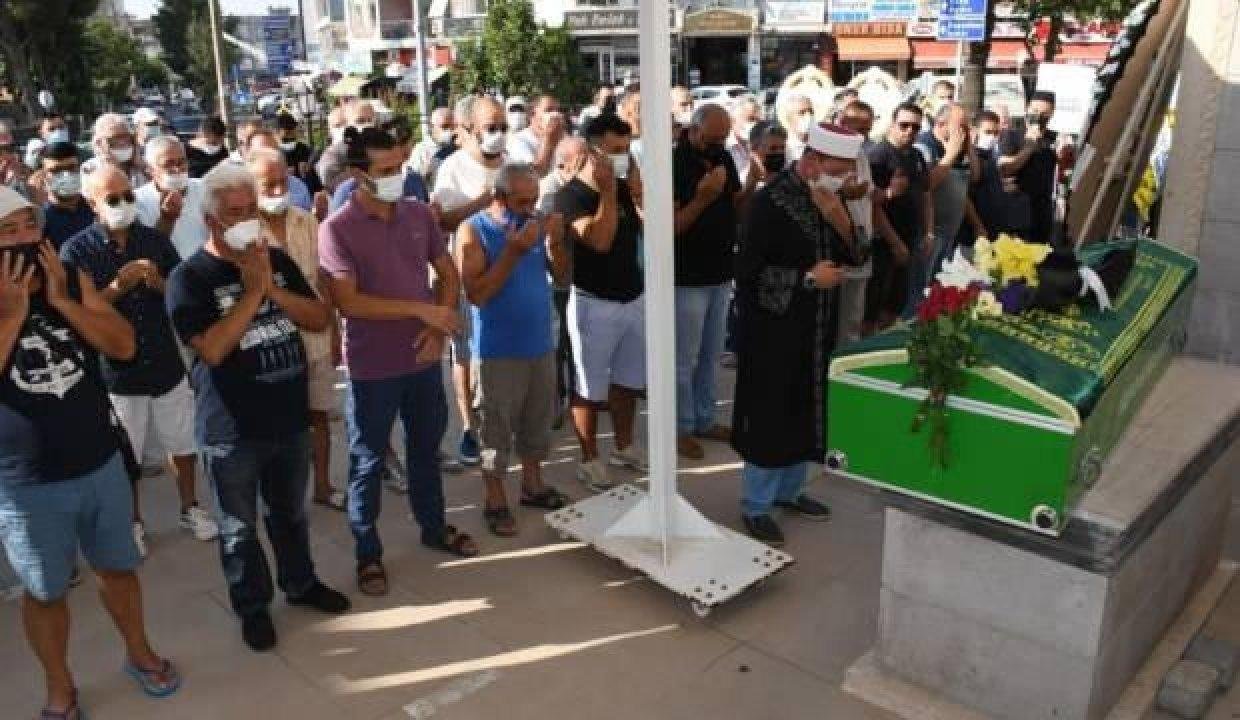 Ünlü sanatçı Metin Çekmez son yolculuğuna uğurlandı