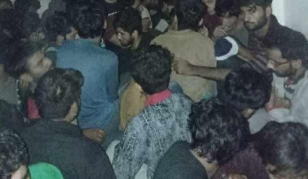 Van’da  bir apartmanda 115 düzensiz göçmen yakalandı