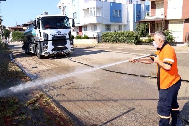 YALOVA BELEDİYESİ TEMİZLİK ORDUSU ÇALIŞMALARINA DEVAM EDİYOR