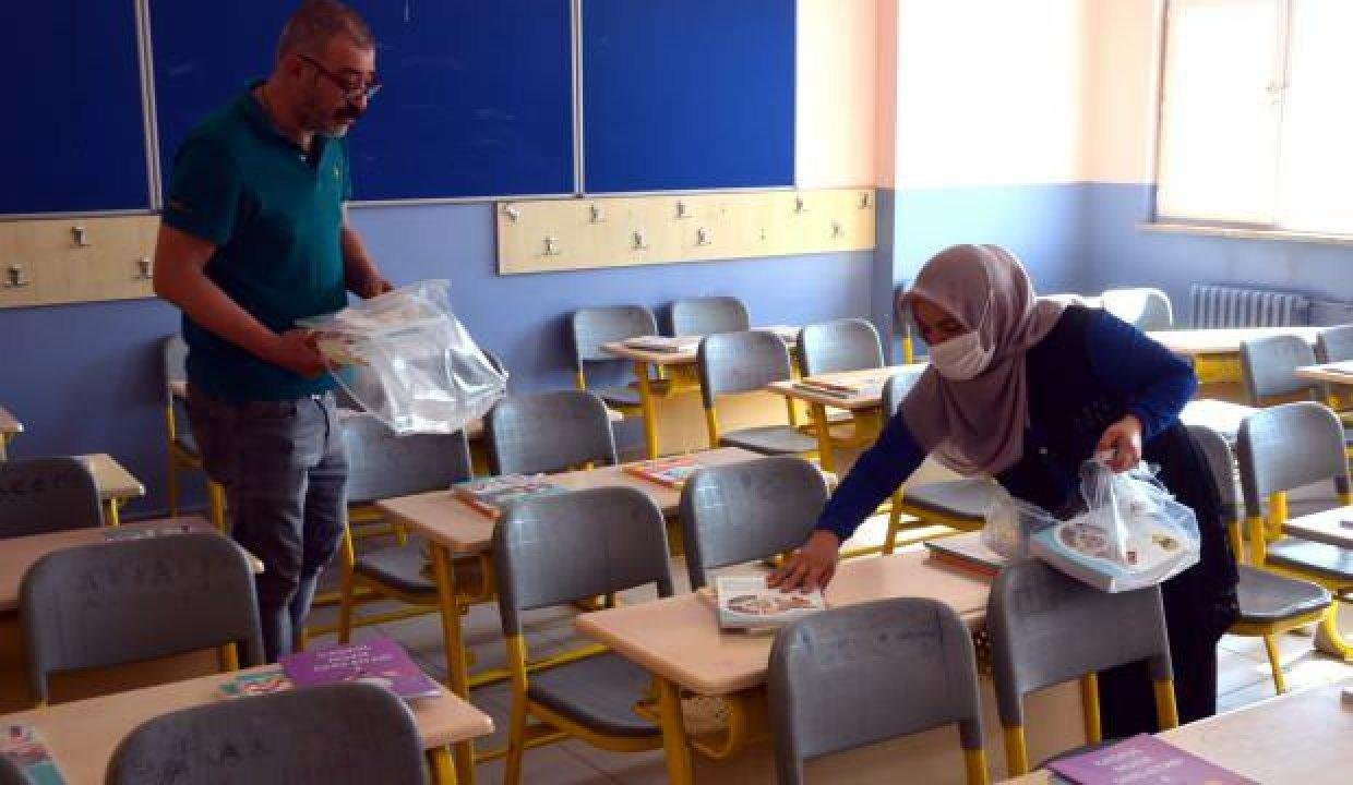 Yüz yüze eğitim başlıyor: Ders kitapları okullara ulaştı