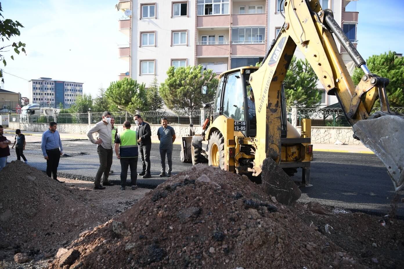 ATAEVLER KÖPRÜ KAVŞAĞI’NA 750 TON SICAK ASFALT