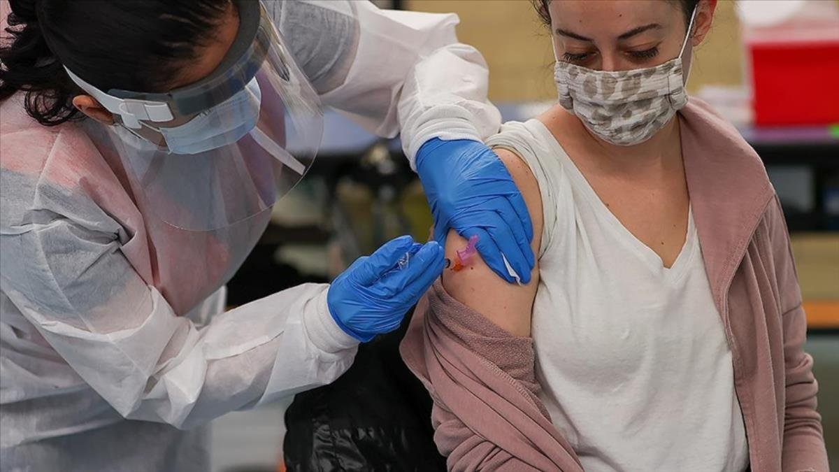 ABD’de tartışma yaratan 3. doz aşı karar: Yalnızca 65 yaş ve üzeri vatandaşlara gerekli