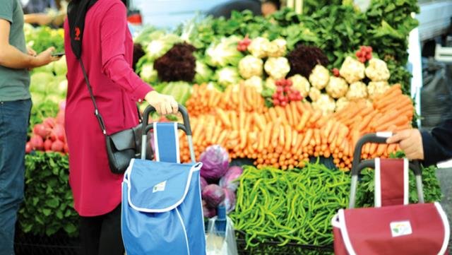 Ağustosta fiyatı en fazla artan “salatalık”, en çok düşen “çocuk tişörtü” oldu