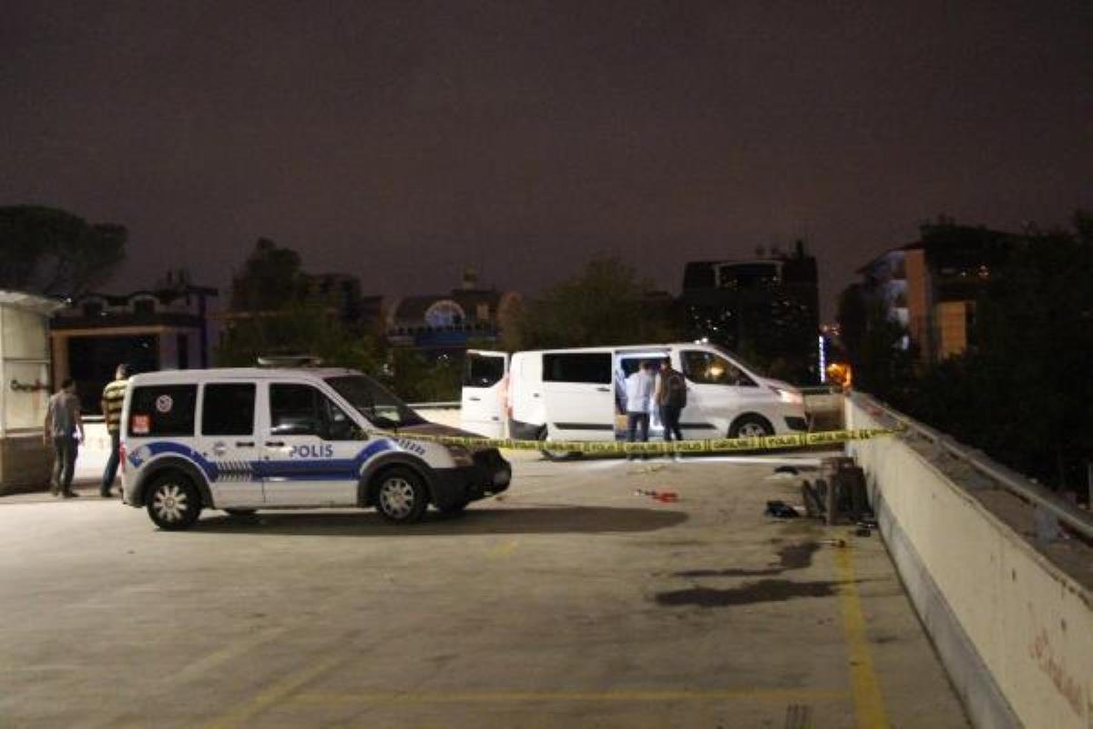 Alkollü arkadaşların kavgası kanlı sona erdi, 1 yaralı