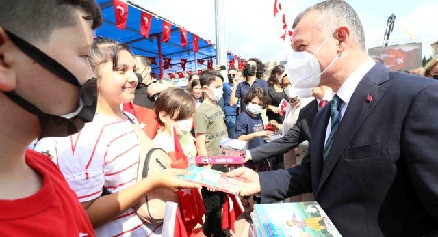 Başkan Büyükakın, “Gençler ülkemizin asıl gücü, dünyanın da vicdanıdır”