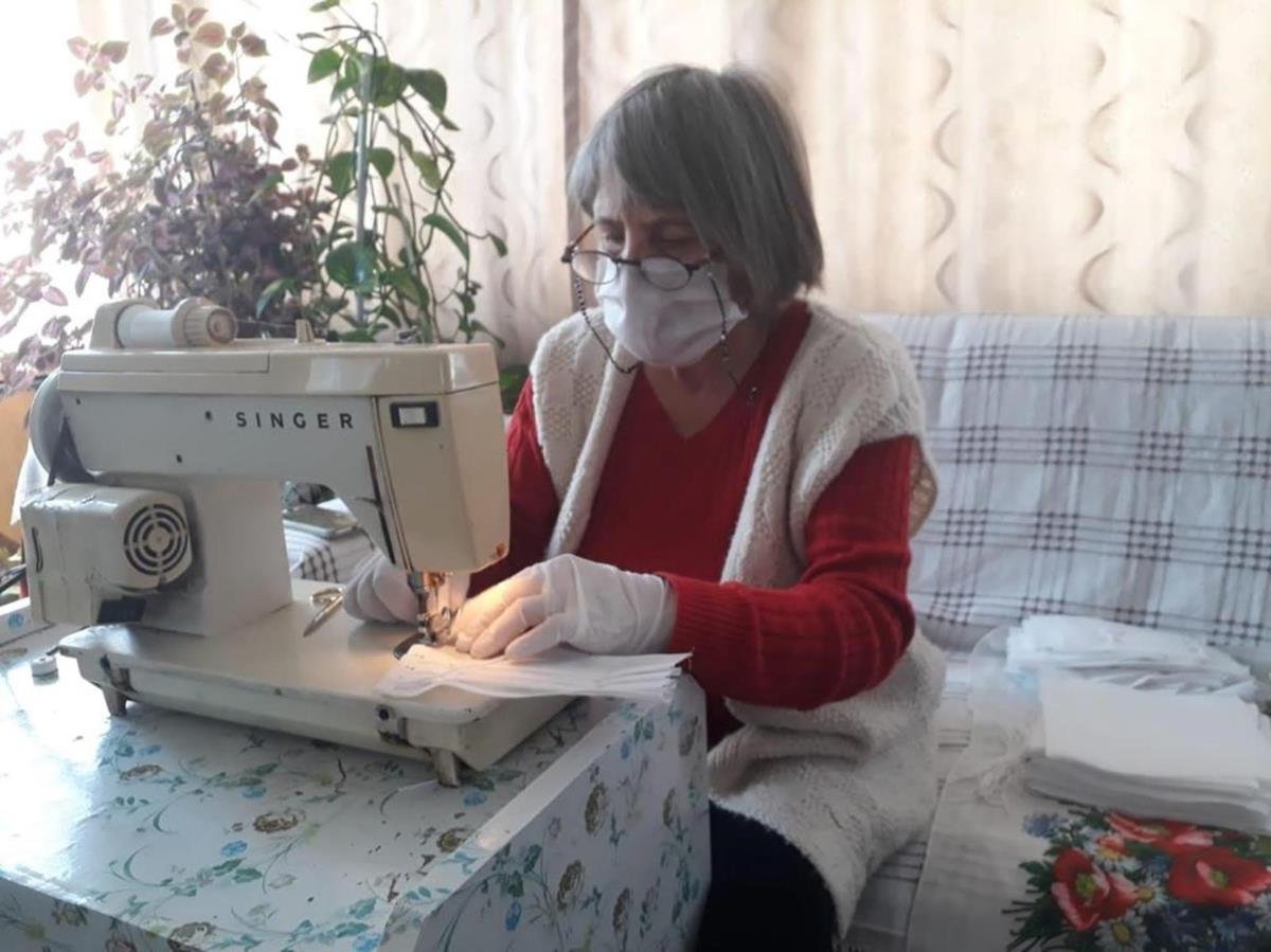 Bayan Meclis Üyeleri Yok Günlerinde Altı Ayda 99 Bin Maske Üretti