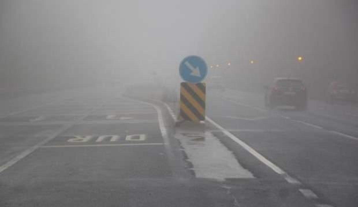 Bolu Dağı geçişinde sis ve yağış tesirli oldu