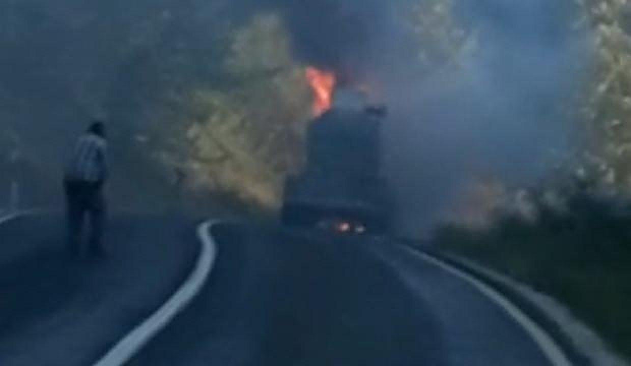 Bursa’da sülfürik asit yüklü tanker yandı