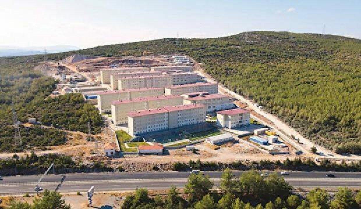 CHP’li belediyenin 3 yıldır atık su sorununu çözemediği yurt!