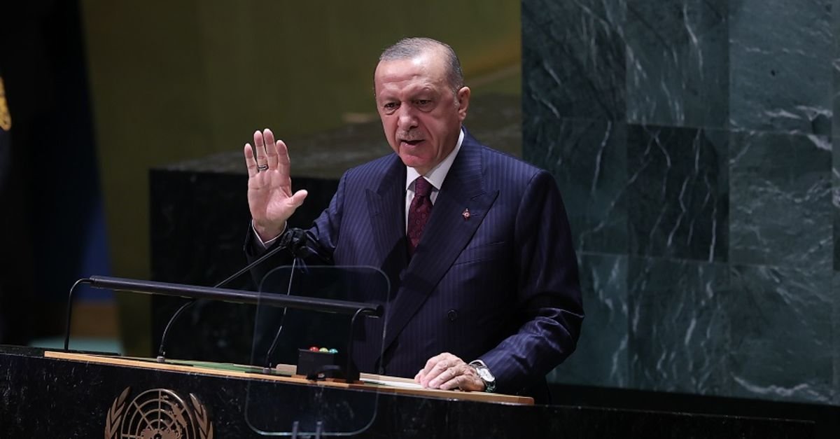 Cumhurbaşkanı Erdoğan: Beş zincir market piyasayı alt üst ediyor