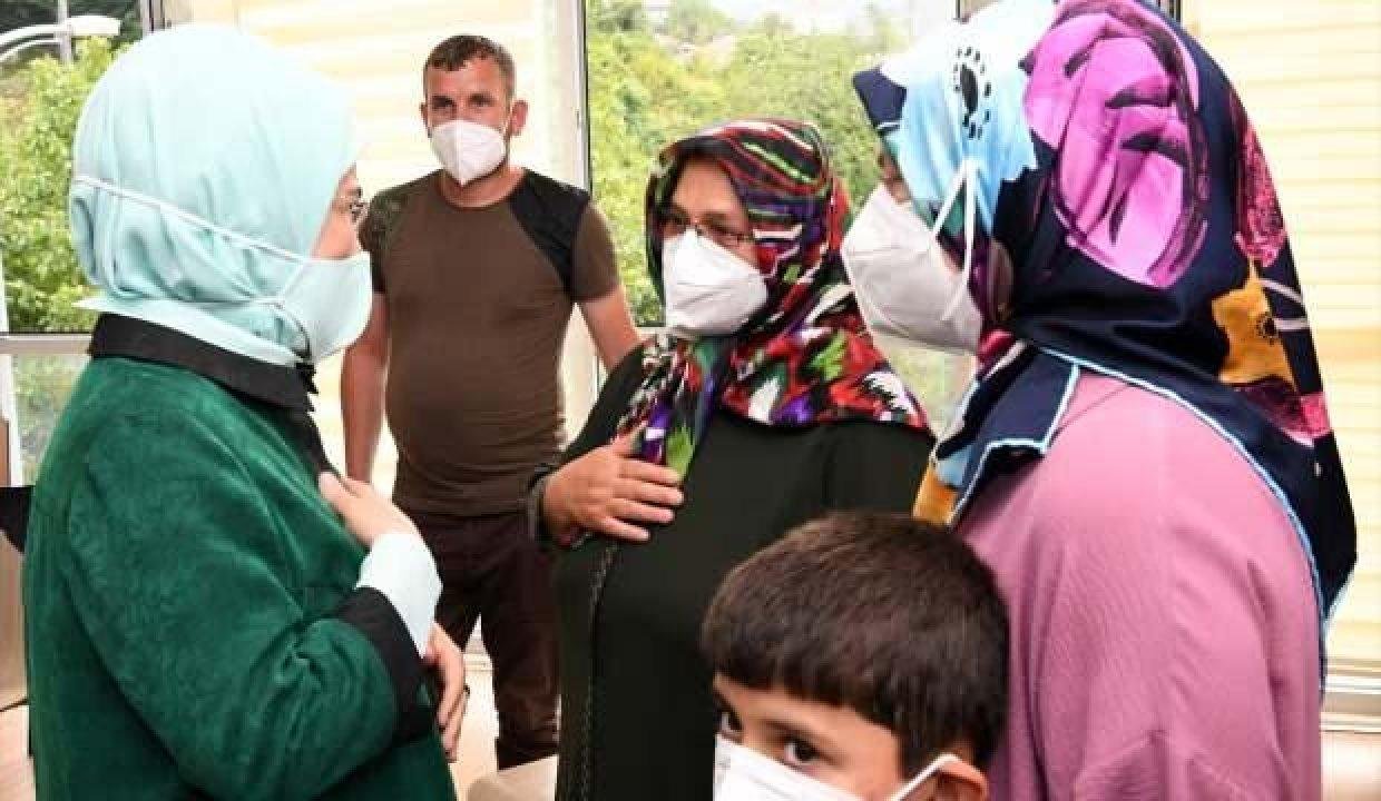 Emine Erdoğan’dan Bozkurt’a “geçmiş olsun” ziyareti