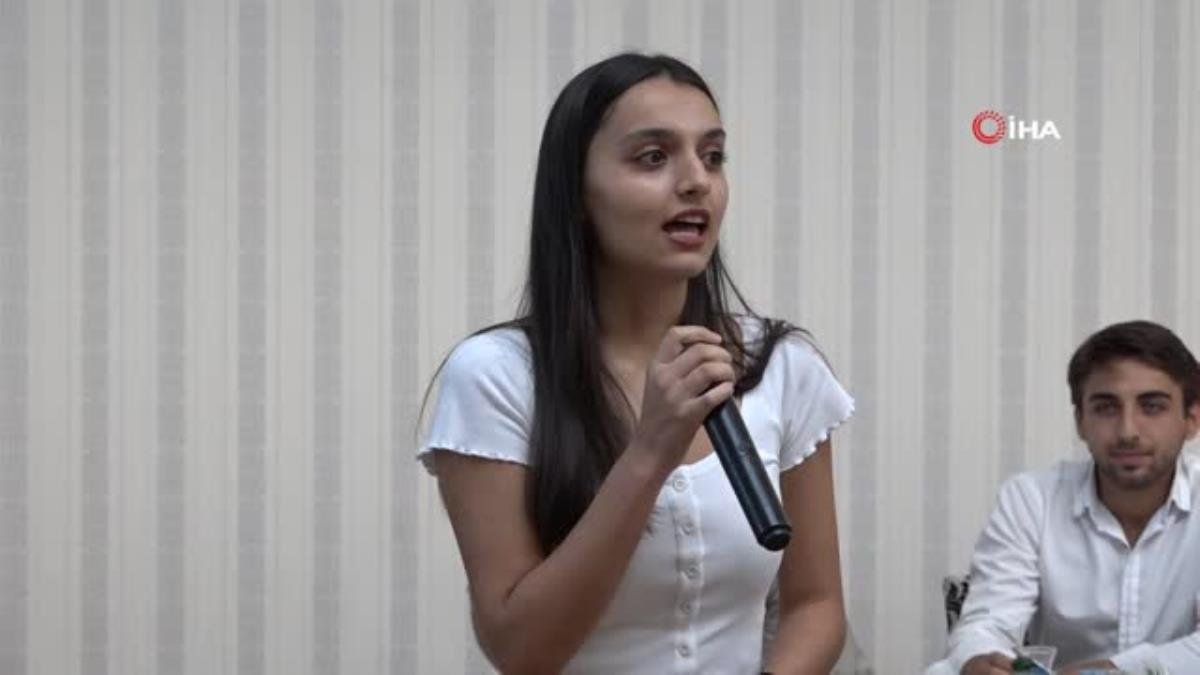Esenyurt Belediye başkanı üniversiteyi kazanan gençlerle buluştu