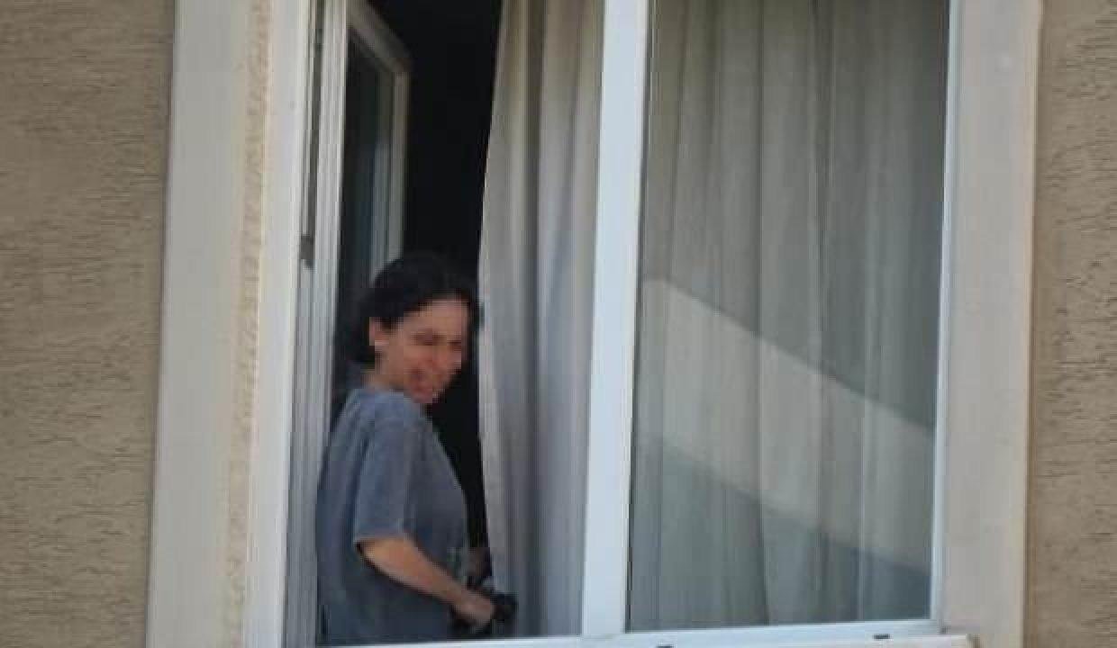 Eşinin rehin aldığı kadın: Bıçaklayacağı sırada polisler kurtardı