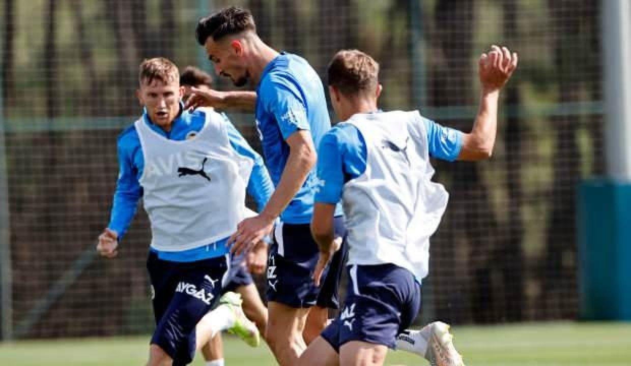 Fenerbahçe 5 eksikle puansız Başakşehir karşısında