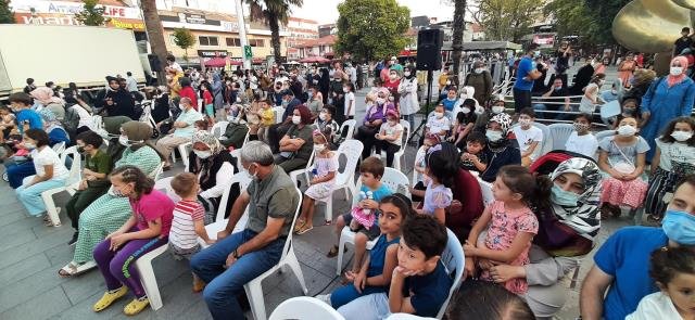 Gölcük’te ‘Yunus Diye’ oyununa muhteşem katılım