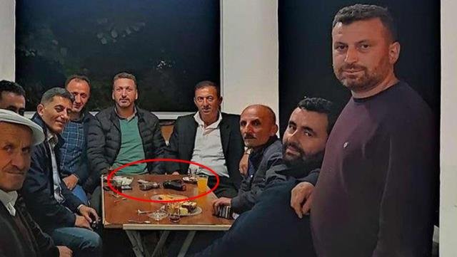 Gümüşhane’de tartışma yaratan referandum! Muhtar oylama sırasında silahlı fotoğraf paylaştı