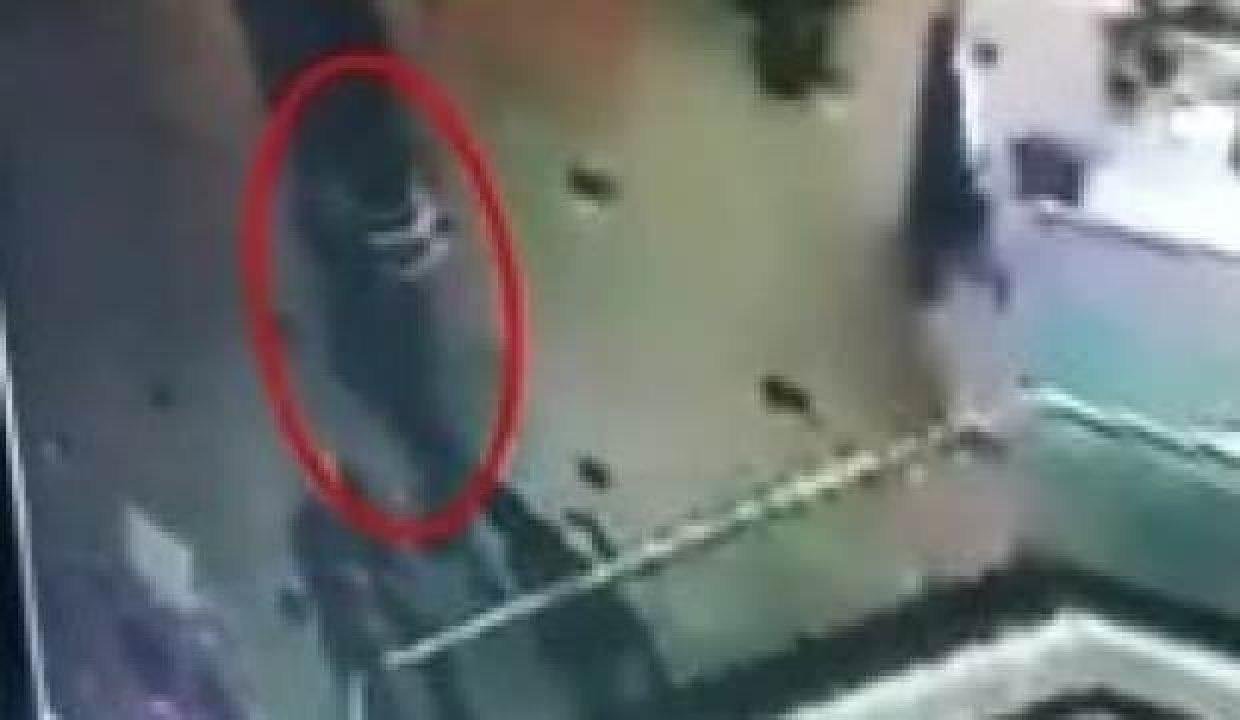 Hırsızlar bebek otomobillerine dadandı!