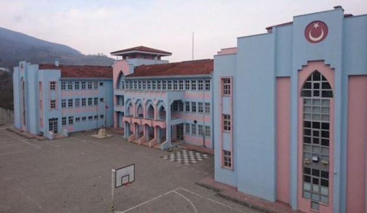 İlk kez bir okulda tamamen uzaktan eğitime geçildi